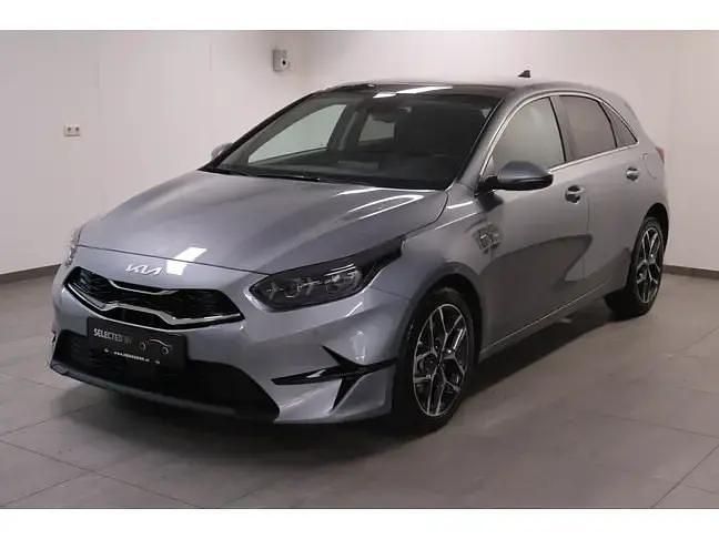 Grijs Gebruikt 2022 Kia Ceed Hatchback | € 22.949 (Eerlijke prijs) - Afbeelding 1/4