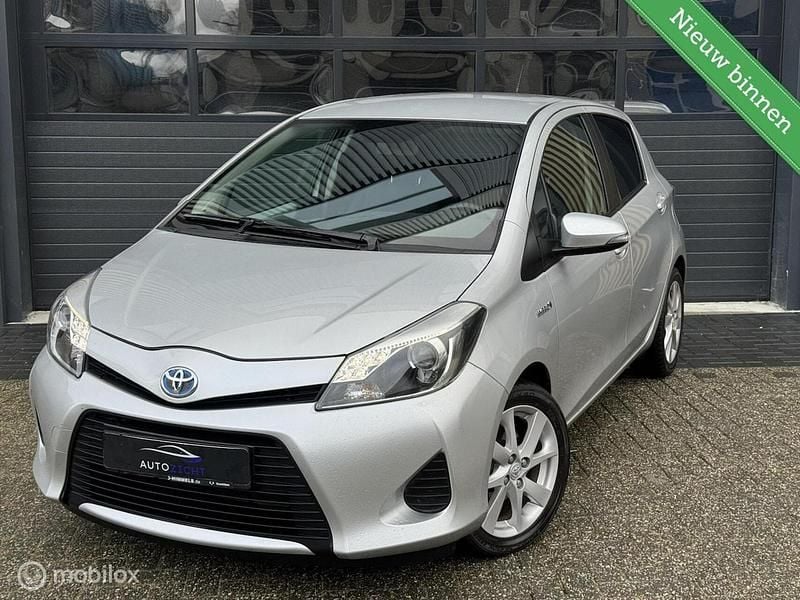 Occasion 2012 Toyota Yaris Hybrid Hatchback | € 10.245 (Goede deal) - Afbeelding 1/4