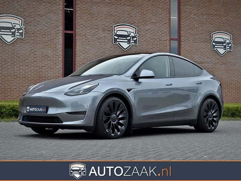 Zilver Occasion 2023 Tesla Model Y Performance SUV | € 44.950 - Afbeelding 1/4