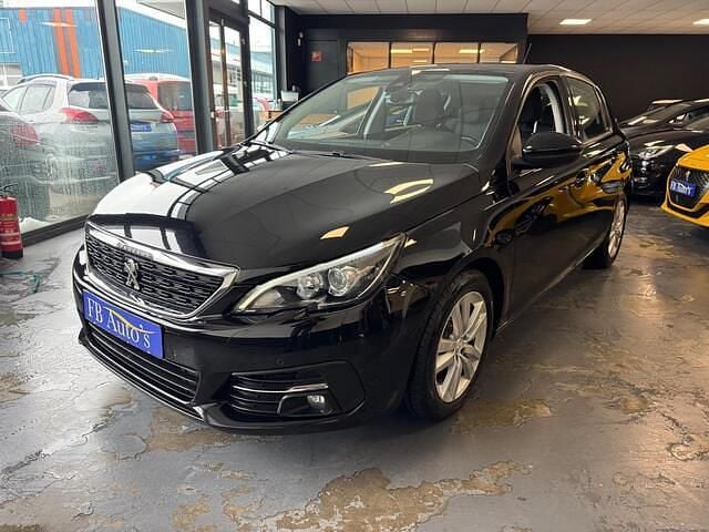 Zwart Occasion 2019 Peugeot 308 Allure Hatchback | € 11.950 (Eerlijke prijs) - Afbeelding 1/4