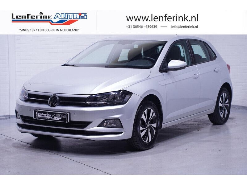 Deep black Gebruikt 2017 VW Polo Highline Hatchback | € 16.950 (Iets duurder) - Afbeelding 1/4