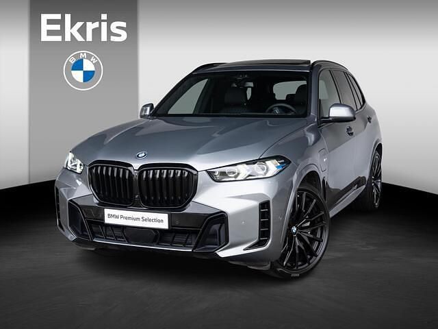 Grijs Occasion 2023 BMW X5 M Sport SUV | € 88.995 (Eerlijke prijs) - Afbeelding 1/4