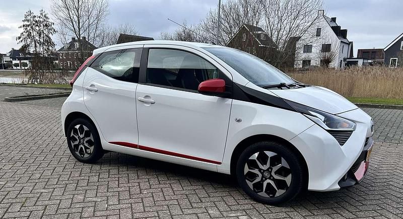 Occasion Toyota Aygo 72 PK (52 kW) 2019 Wit Hatchback