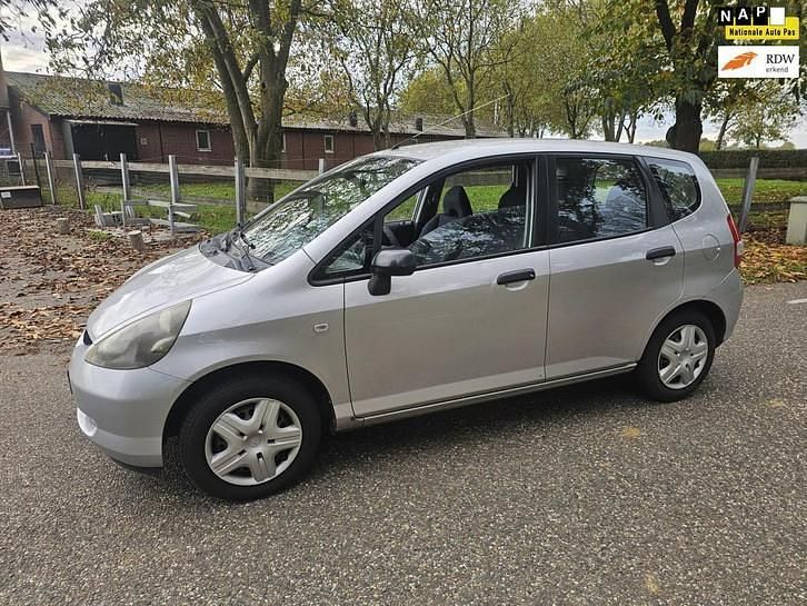 Occasion 2004 Honda Jazz S Hatchback | € 1.750 (Eerlijke prijs) - Afbeelding 1/4