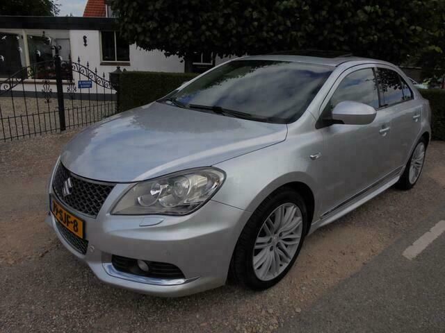 Occasion Suzuki Kizashi Sport 180 PK (132 kW) 2011 Zilver, metallic lak Sedan