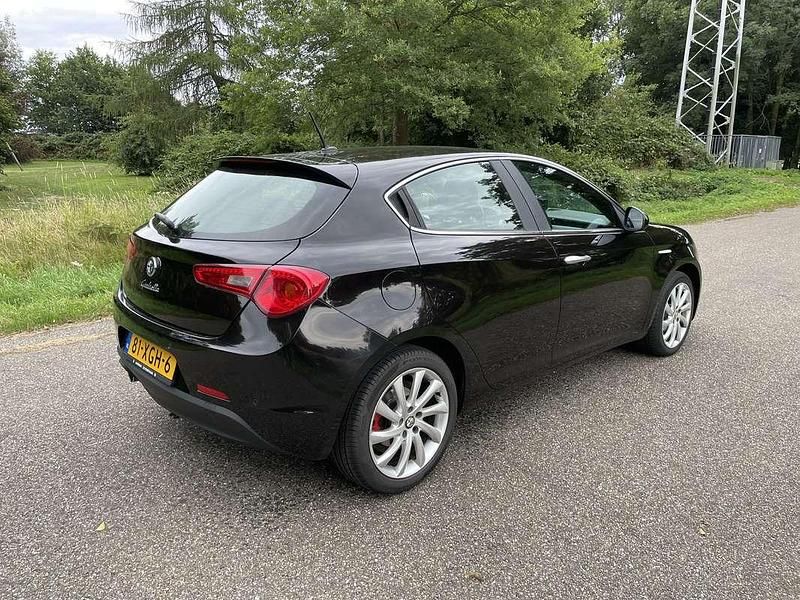 Occasion Alfa Romeo Giulietta Distinctive 105 PK (77 kW) 2012 Zwart Hatchback
