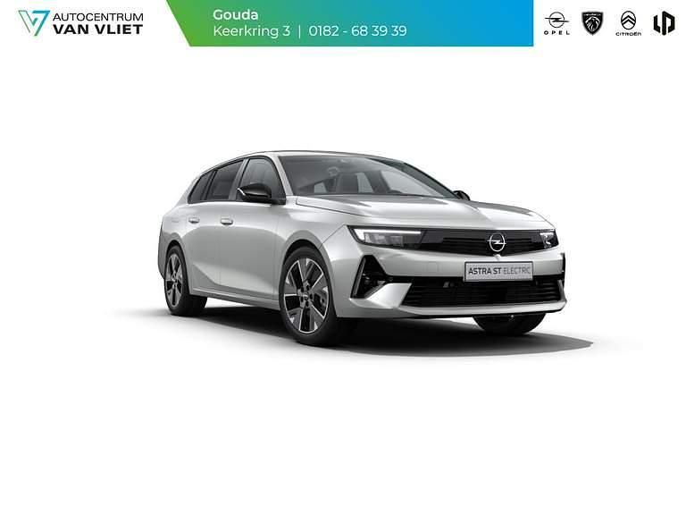 Crystal silver (grijs metallic) Nieuw 2025 Opel Astra Stationwagen | € 36.948 (Super prijs) - Afbeelding 1/4