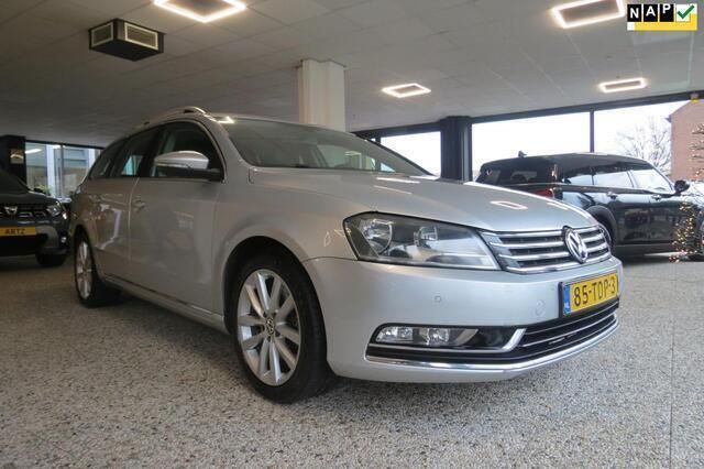 Grijs, metallic lak Gebruikt 2012 VW Passat Highline Stationwagen | € 3.998 (Goede deal) - Afbeelding 1/4