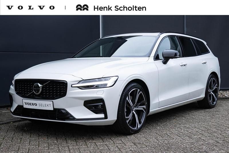 Wit Occasion 2025 Volvo V60 Plus Stationwagen | € 45.950 (Duur) - Afbeelding 1/4