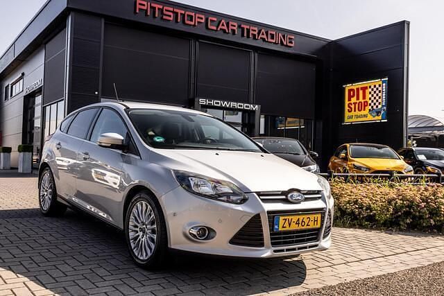 Grijs Gebruikt 2014 Ford Focus Titanium Hatchback | € 8.450 (Iets duurder) - Afbeelding 1/4