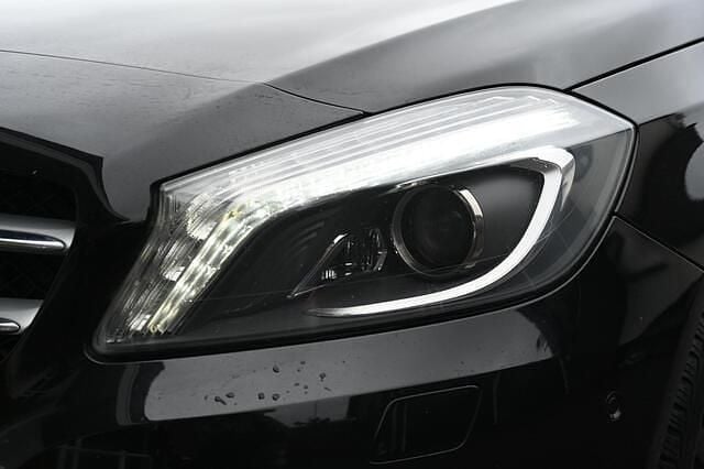 Occasion Mercedes A180 Ambition 109 PK (80 kW) 2012 Zwart (metallic) Hatchback