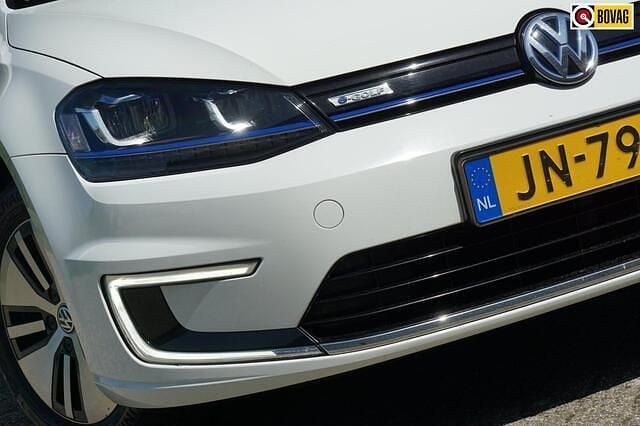 Wit Gebruikt 2016 VW e-Golf Pure Hatchback | € 9.425 (Eerlijke prijs) - Afbeelding 1/4
