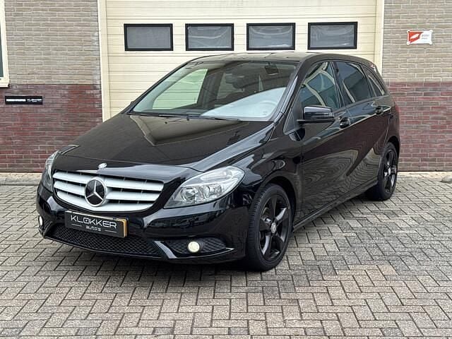 Zwart Gebruikt 2014 Mercedes B180 MPV | € 7.450 (Goede deal) - Afbeelding 1/4