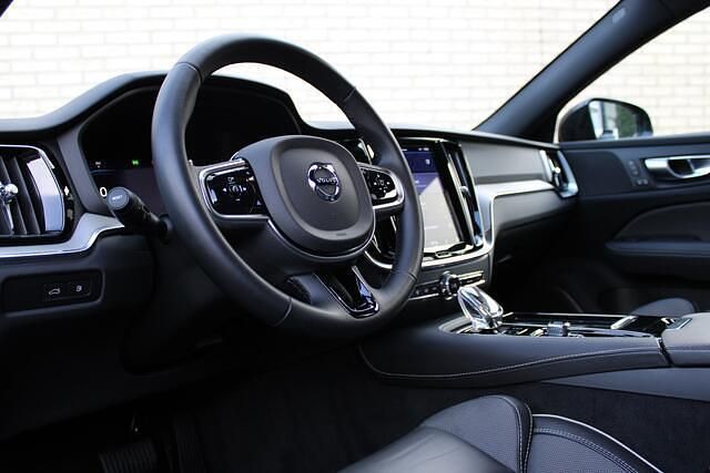 Occasion Volvo V60 Plus 350 PK (257 kW) 2023 Grijs Stationwagen