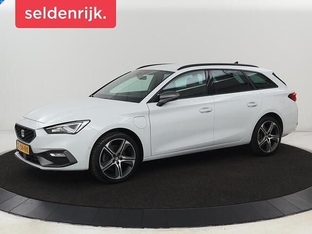 Wit Gebruikt 2021 Seat Leon ST FR Stationwagen | € 19.900 (Eerlijke prijs) - Afbeelding 1/4