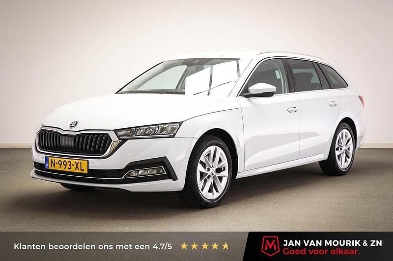 Wit Gebruikt 2022 Skoda Octavia Business Line Stationwagen | € 22.545 (Eerlijke prijs) - Afbeelding 1/4
