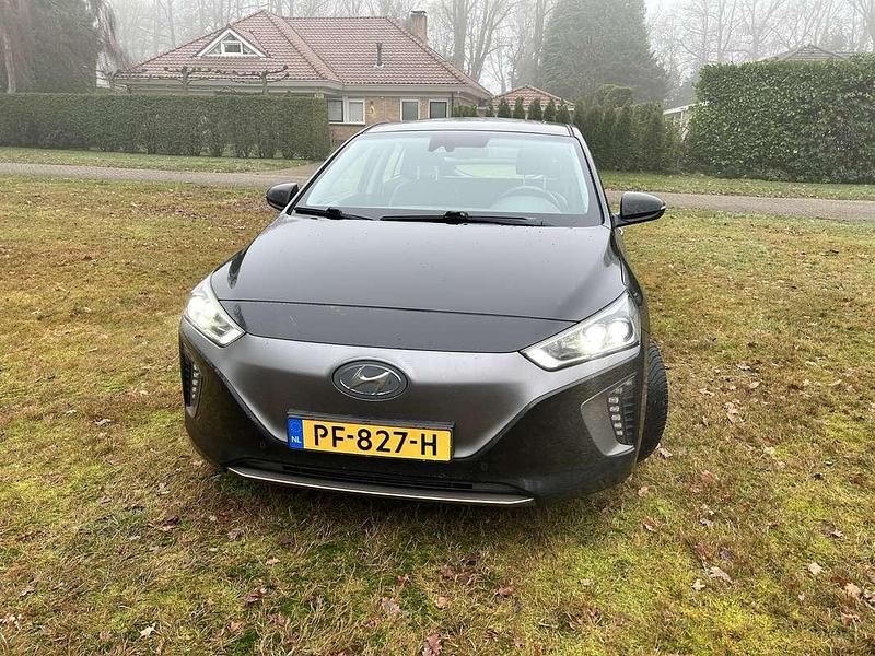 Occasion Hyundai Ioniq Premium 88 kW (120 PK) 2017 Zwart Hatchback