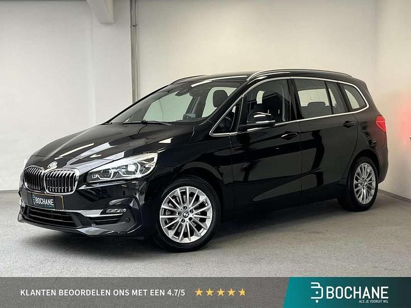 Zwart Gebruikt 2021 BMW 218 Gran Tourer Luxury Line MPV | € 26.350 (Eerlijke prijs) - Afbeelding 1/4