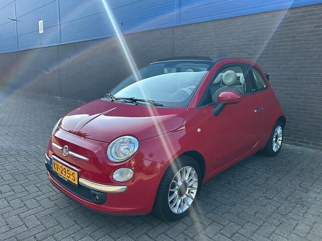 Rood (metallic) Occasion 2011 Fiat 500C Cabriolet | € 4.250 (Eerlijke prijs) - Afbeelding 1/4