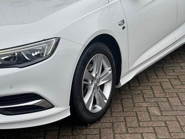 Occasion Opel Insignia Business 165 PK (121 kW) 2020 Wit Hatchback
