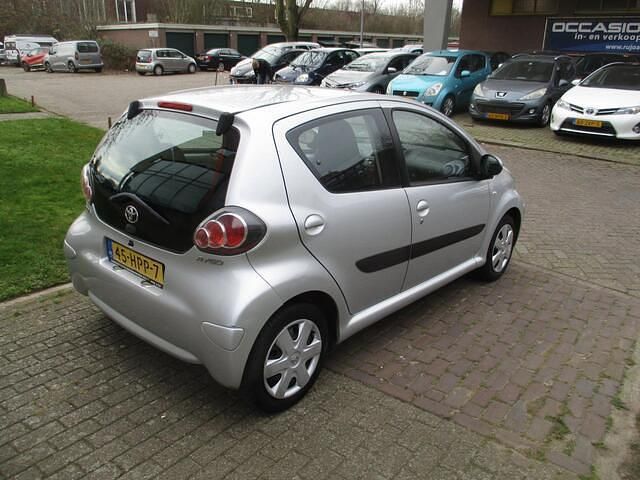 Occasion Toyota Aygo Comfort 68 PK (50 kW) 2009 Grijs Hatchback