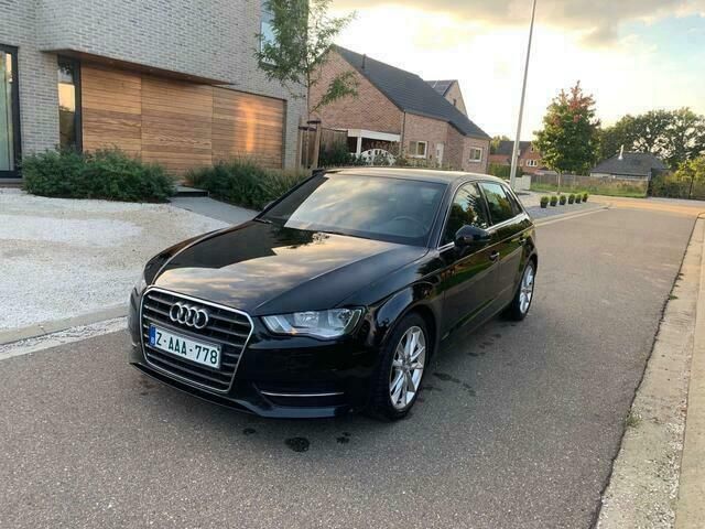 Zwart Gebruikt 2015 Audi A3 Ambiente Sedan | € 12.350 (Eerlijke prijs) - Afbeelding 1/4