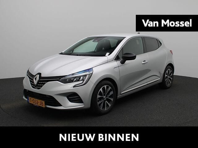 Grijs Gebruikt 2023 Renault Clio V Techno Hatchback | € 17.940 (Eerlijke prijs) - Afbeelding 1/4