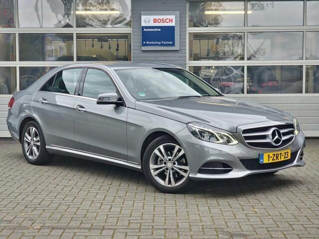 Grijs Gebruikt 2015 Mercedes E200 Ambition Sedan | € 21.950 (Iets duurder) - Afbeelding 1/4