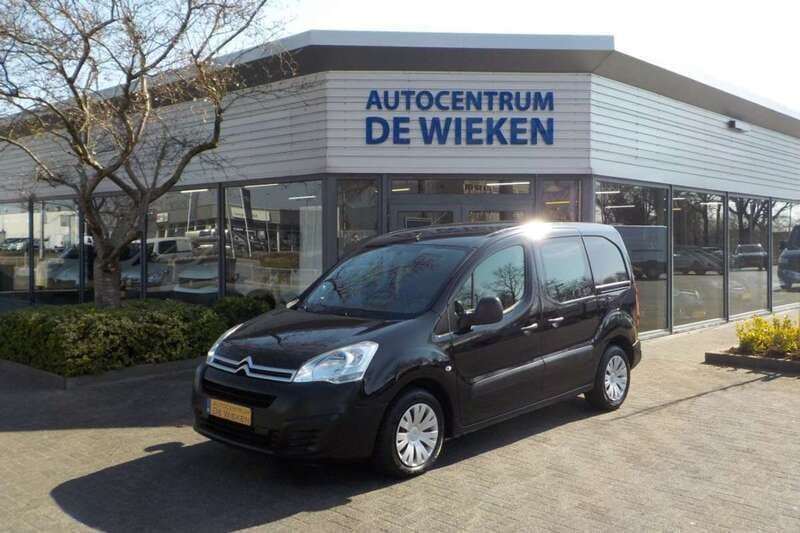 Zwart Gebruikt 2016 Citroën Berlingo MPV | € 11.945 (Duur) - Afbeelding 1/4
