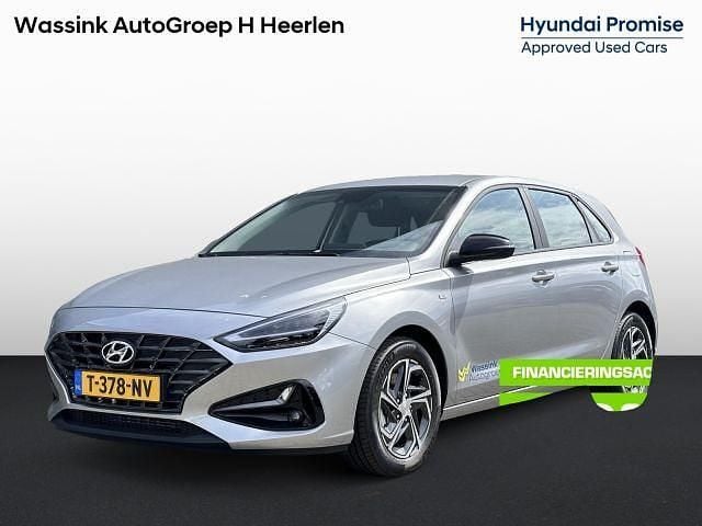 Sleek silver (grijs metallic) Occasion 2023 Hyundai i30 Comfort Hatchback | € 22.795 - Afbeelding 1/1