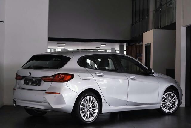 Occasion BMW 118 Sport Line 2021 Zilver Hatchback