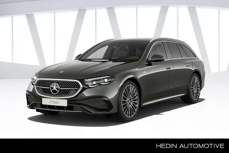 Grijs, metallic lak Nieuw 2025 Mercedes E300 Sport Edition Stationwagen | € 81.410 (Goede deal) - Afbeelding 1/4