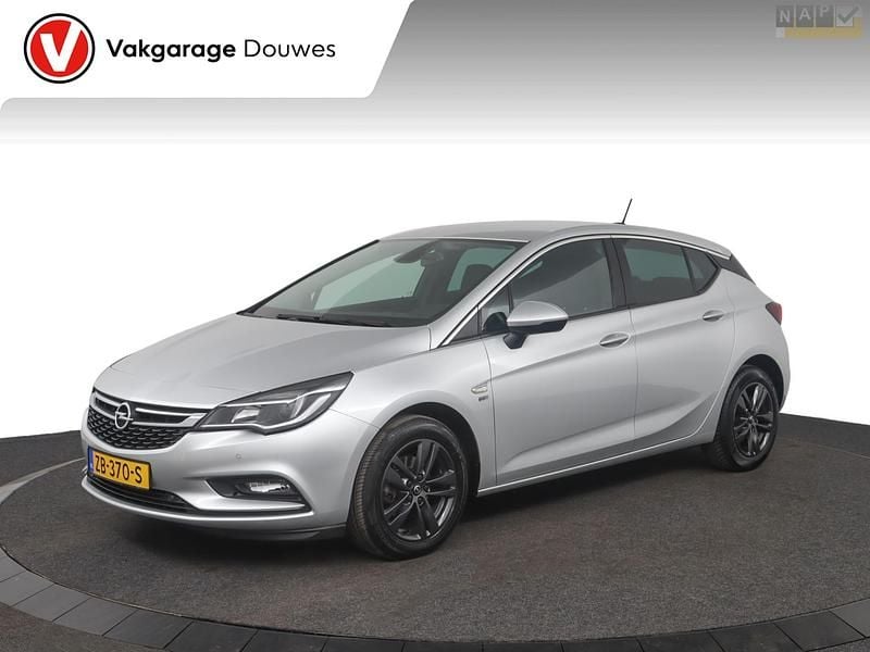 Grijs Gebruikt 2019 Opel Astra Edition Hatchback | € 13.450 (Eerlijke prijs) - Afbeelding 1/4