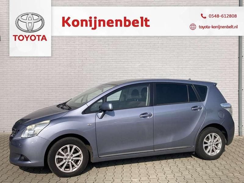 Blauw, metallic lak Gebruikt 2011 Toyota Verso Business Edition MPV | € 7.495 (Eerlijke prijs) - Afbeelding 1/4