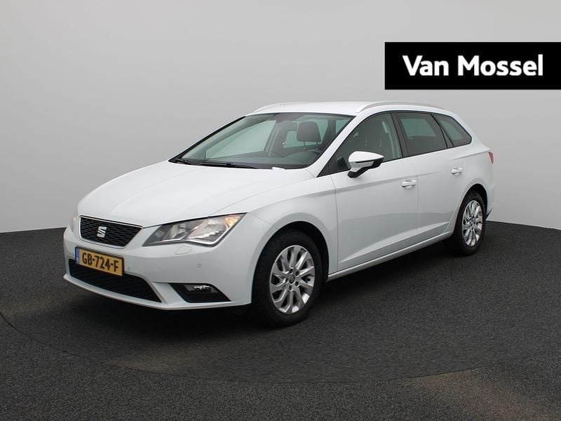 Wit Gebruikt 2014 Seat Leon ST Business Stationwagen | € 10.400 (Iets duurder) - Afbeelding 1/4
