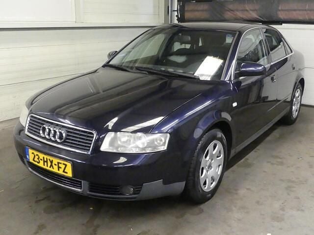Blauw Gebruikt 2002 Audi A4 Sedan | € 1.945 (Eerlijke prijs) - Afbeelding 1/4