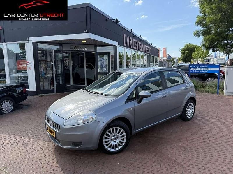 Grijs, metallic lak Gebruikt 2009 Fiat Punto Evo Hatchback | € 2.950 (Duur) - Afbeelding 1/4