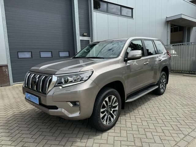 Grijs Nieuw 2024 Toyota Land Cruiser SUV | € 66.950 - Afbeelding 1/4