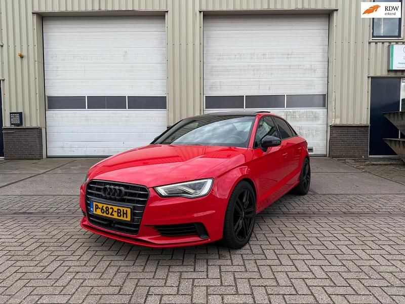 Rood Gebruikt 2013 Audi A3 Premium Sedan | € 11.950 (Goede deal) - Afbeelding 1/4