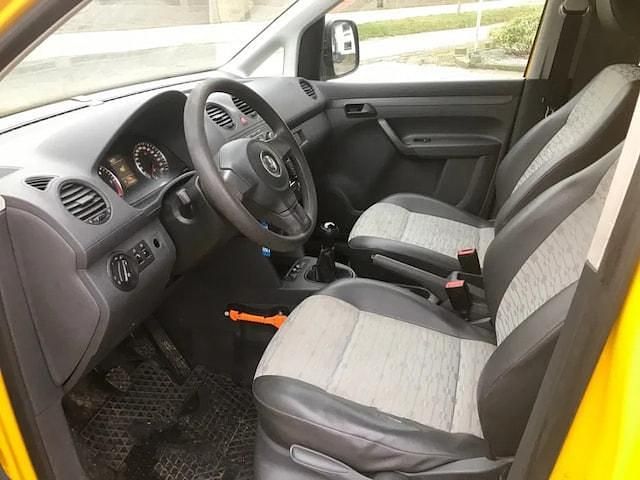 Occasion VW Caddy 75 PK (55 kW) 2011 Geel MPV