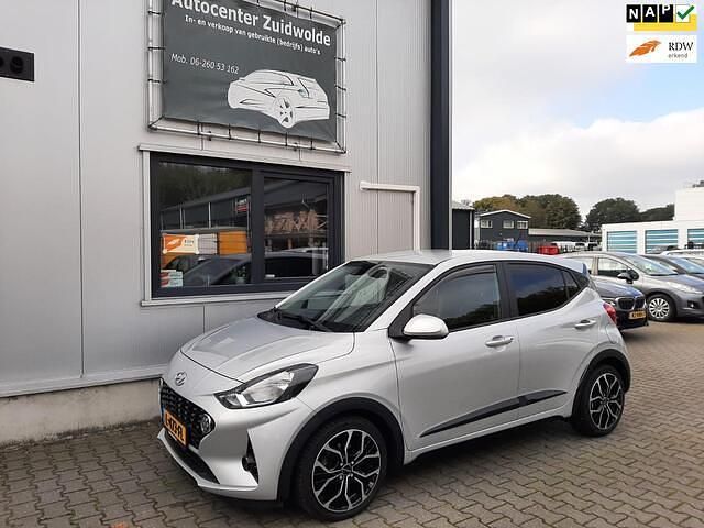 Grijs Gebruikt 2021 Hyundai i10 Comfort Hatchback | € 11.449 (Goede deal) - Afbeelding 1/4