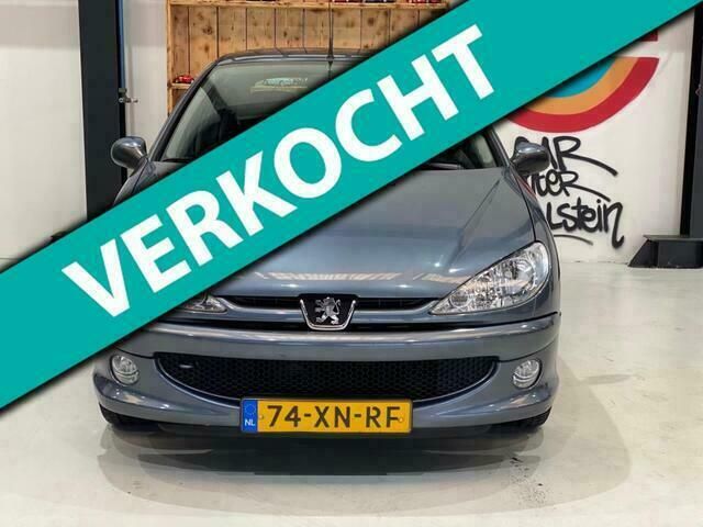 Grijs Gebruikt 2007 Peugeot 206 Forever Hatchback | € 2.350 (Iets duurder) - Afbeelding 1/4