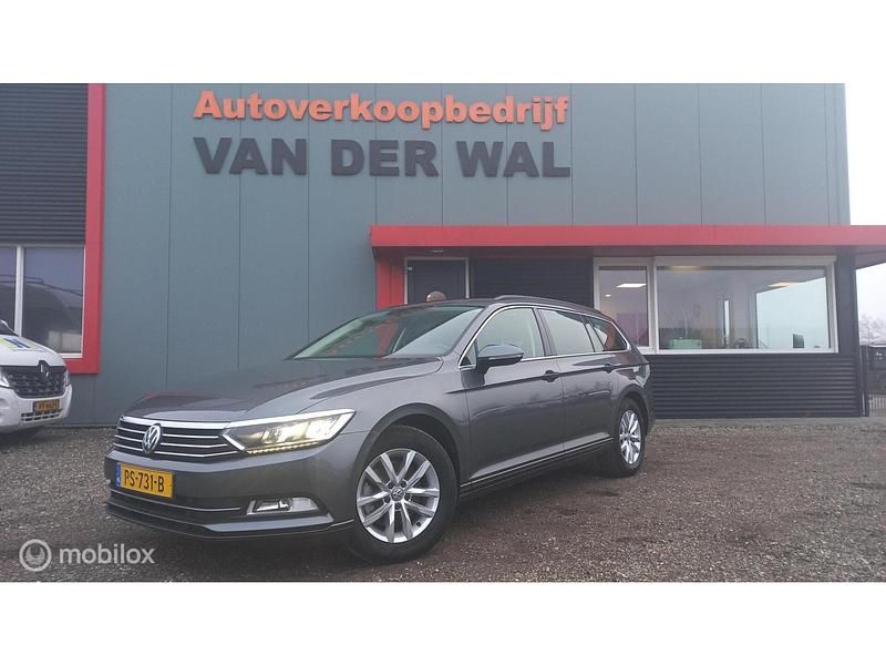 Grijs Occasion 2017 VW Passat Highline Stationwagen | € 18.500 (Eerlijke prijs) - Afbeelding 1/4