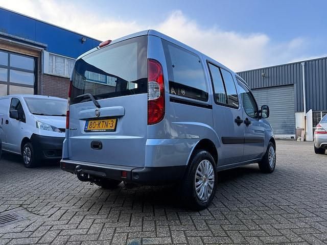 Occasion Fiat Doblò 78 PK (57 kW) 2010 Blauw MPV