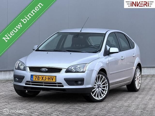 Grijs Gebruikt 2007 Ford Focus ST Hatchback | € 2.990 (Super prijs) - Afbeelding 1/4