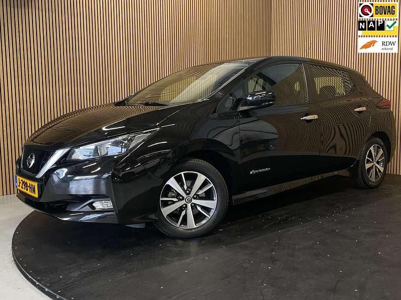 Zwart Gebruikt 2020 Nissan Leaf Acenta Hatchback | € 12.445 (Super prijs) - Afbeelding 1/2