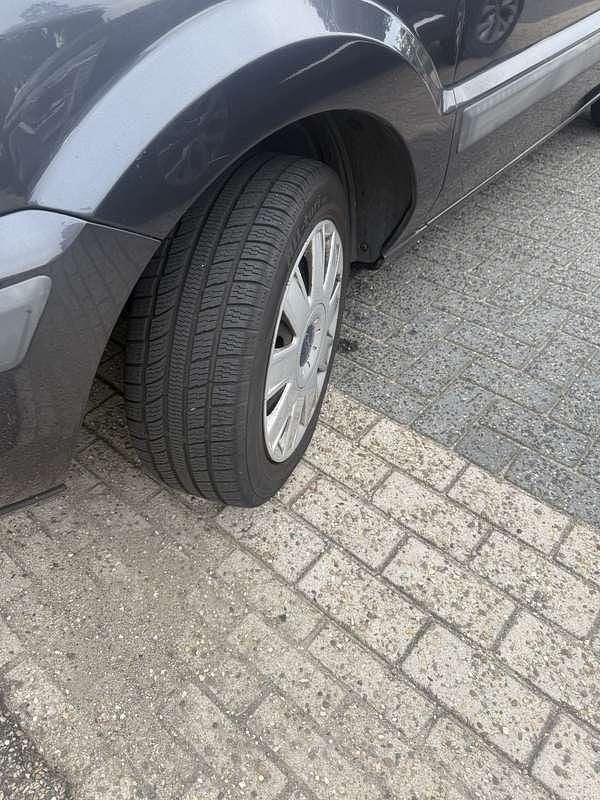 Occasion Ford Fusion 80 PK (58 kW) 2006 Grijs MPV