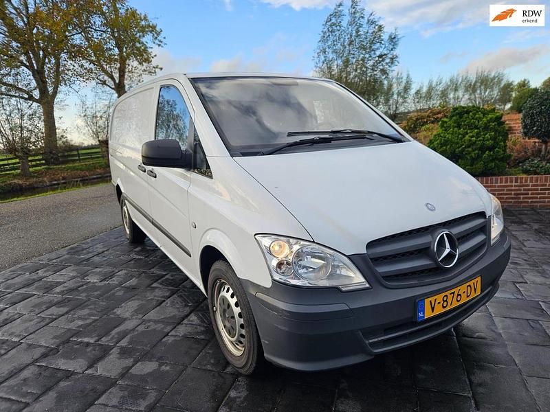 Occasion 2012 Mercedes 320 Sedan | € 6.250 (Eerlijke prijs) - Afbeelding 1/4