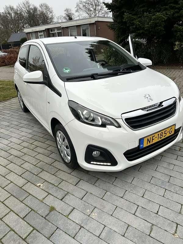 Wit Occasion 2017 Peugeot 108 Active Hatchback | € 5.000 (Goede deal) - Afbeelding 1/4