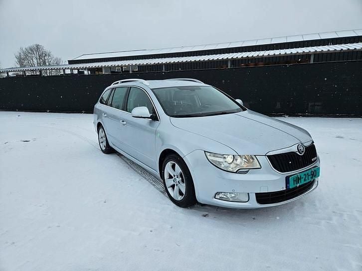 Occasion 2012 Skoda Superb GreenLine Stationwagen | € 4.999 (Eerlijke prijs) - Afbeelding 1/4